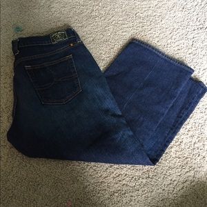 Lucky Brand Dark Wash Classic Rider Capri